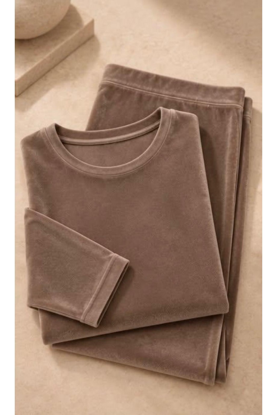 Fransız Kadife Vizon Kadın Pijama Takımı fransız kadife vizon kadın pijama takımı, vizon kadın pijaması, vizon kadife pijama, kadın pijama takımı, rahat pijama, kışlık kadın pijaması
